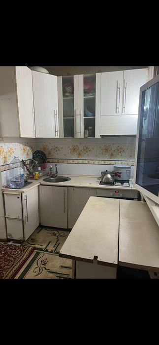 Продается  Своя  3 комнатная в сергели 2 под офис цена 110.000