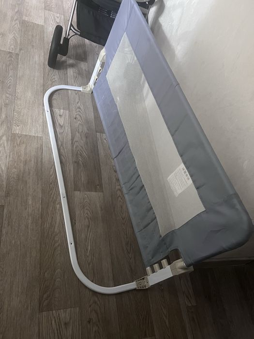 Продам бортик защитный приставной