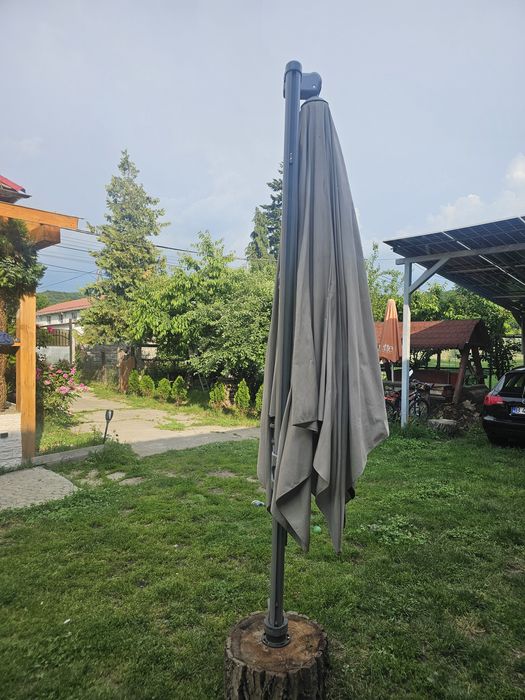 Umbrelă de grădină tip consolă, dimensiuni 3x3m