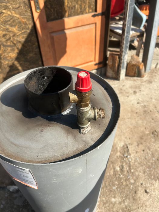 Vând ansamblu de boiler pe lemne capacitate  90 de litri cumpărat acum doi ani de la Dedeman ,a fost folosit doi ani doar de câteva ori