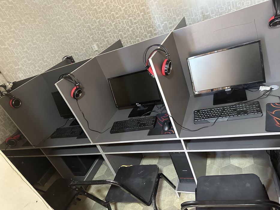 Kompyuterlar bor igravoy 7 ta srochno sotiladi! Mebellari bilan!!!