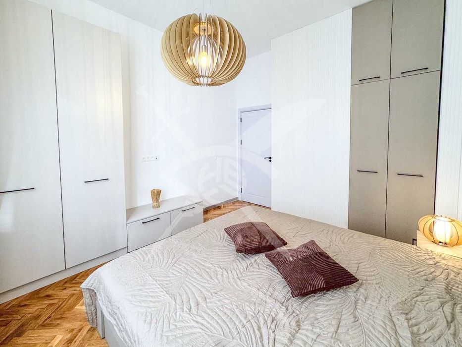 Продава се Тристаен апартамент в София, Център - 90 кв.м за 2805 €/кв.м - Снимка #8