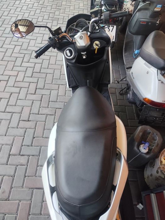 Продам скутер Yamaha majesty s 155