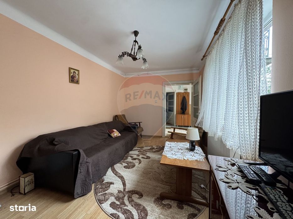 Casă de vânzare în satul Dârlos – teren 1.026 mp