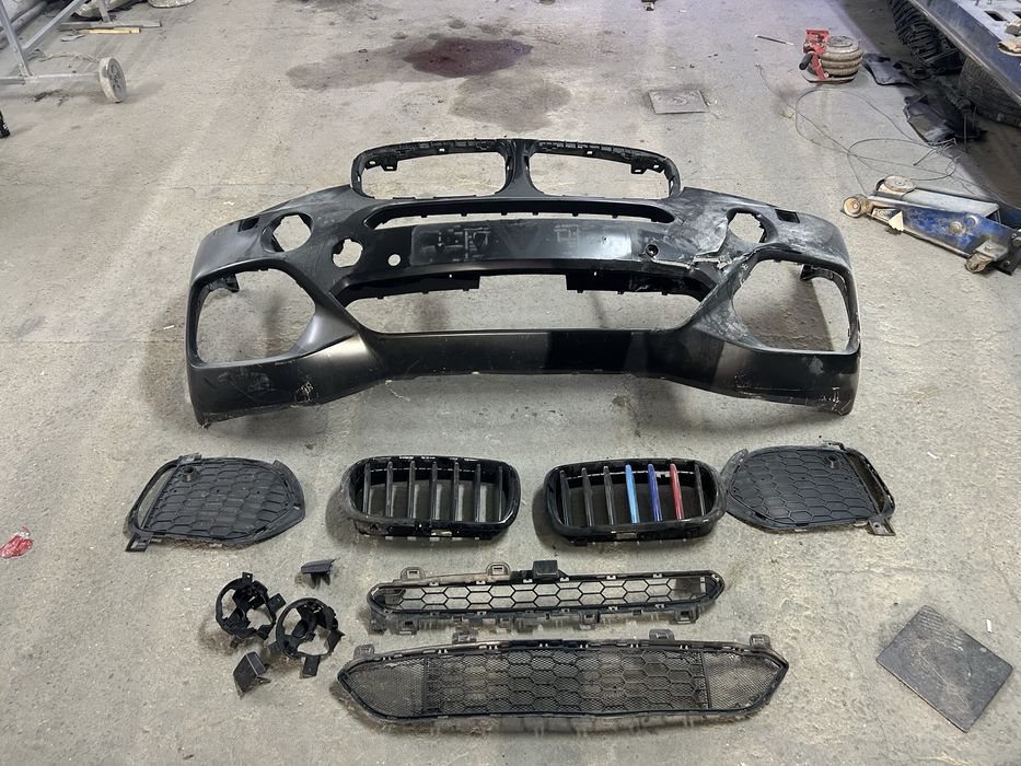 Бампер в сборе с дефектом