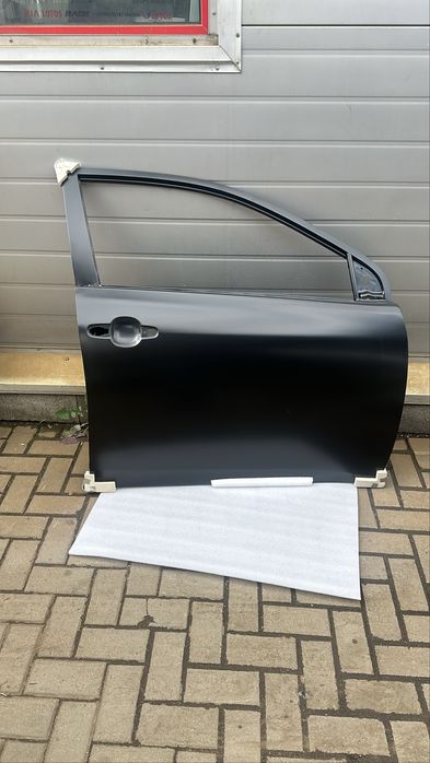 Дверь Toyota corolla 150/180