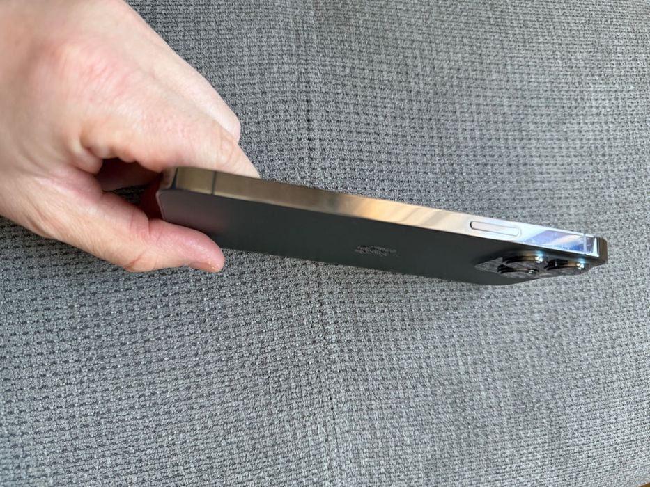 Vând iPhone 13 Pro Max 256 GB Graphite