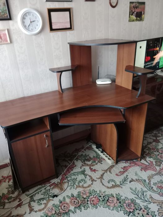 Компьютерный стол