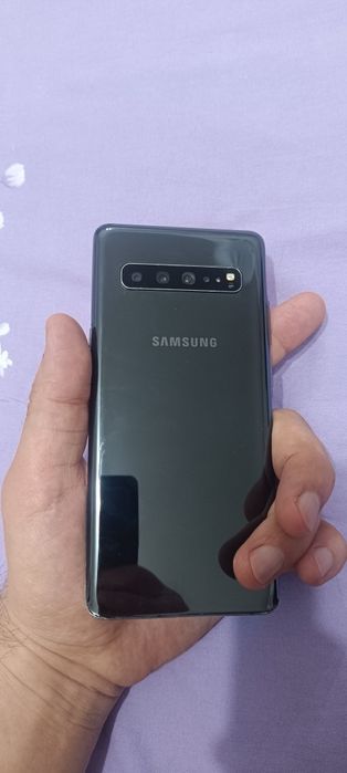Samsung Galaxy S10 Plus 5G 8+8/256GB Flagman Igravoy Holati Yaxshi