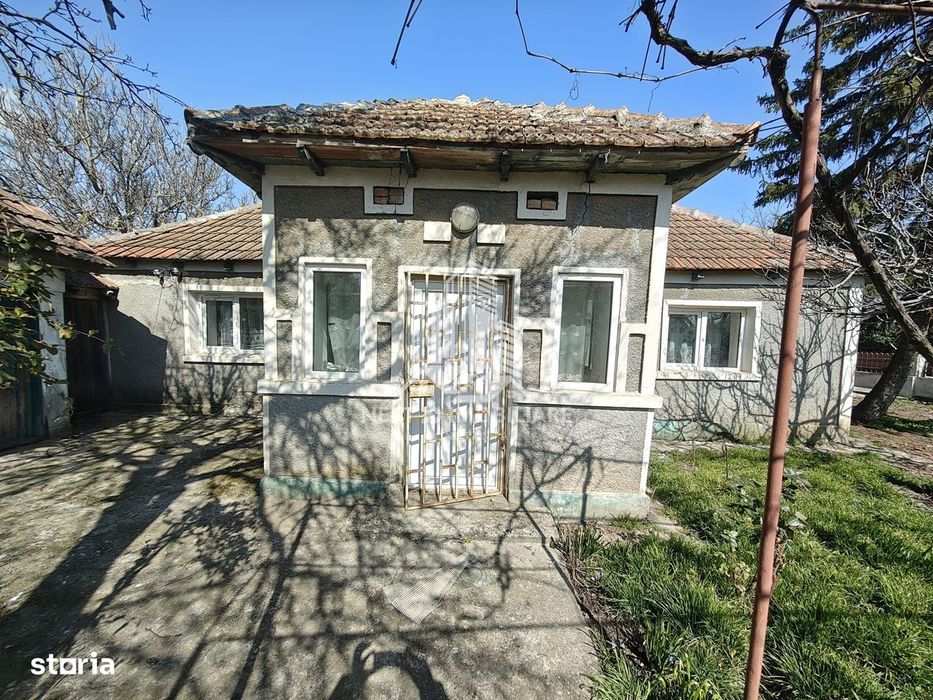 Casă bătrânească, Teren 1.183 mp, deschidere  22,37 ml