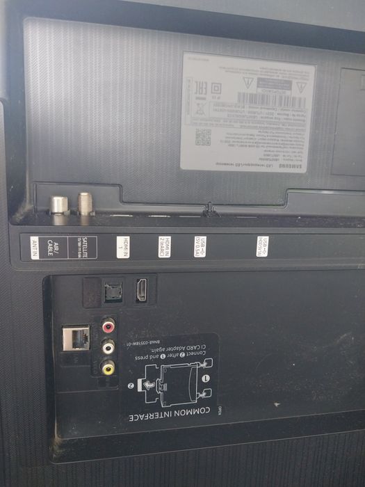 Большой 4К смарт телевизор Samsung 127см.