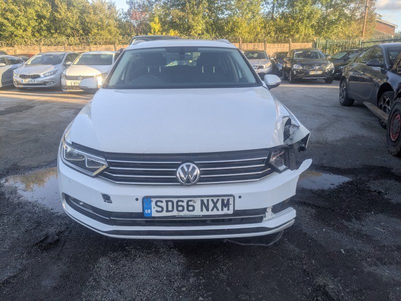 Dezmembrari / Dezmembrez Volkswagen Passat B8 Variant (3G5) 1.6 TDI DCXA cutie viteze semi automatic cod culoare LC9A