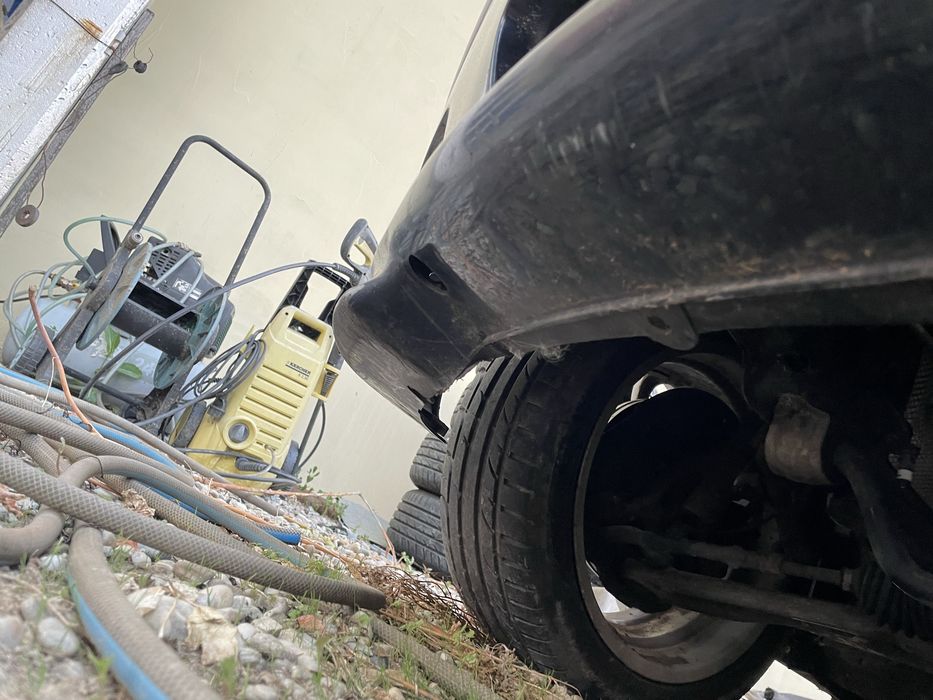 Vand bara fata pachet m tech 2 pentru e46 sedan touring