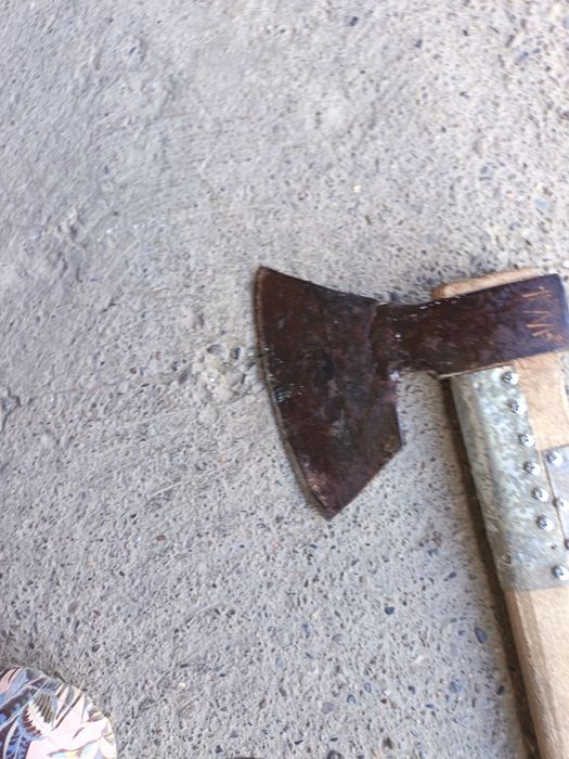 Securie de tăiat lemne ,din foaie de arc, de vânzare