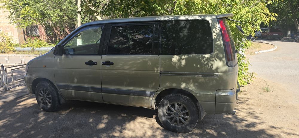 Продам Toyota Noah