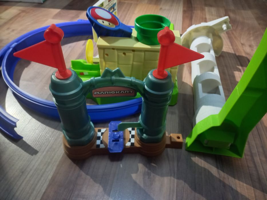 Писта Hot wheels Mario