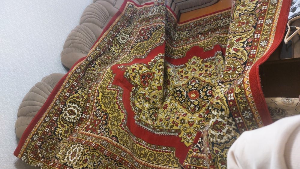 Ковёр напольный.