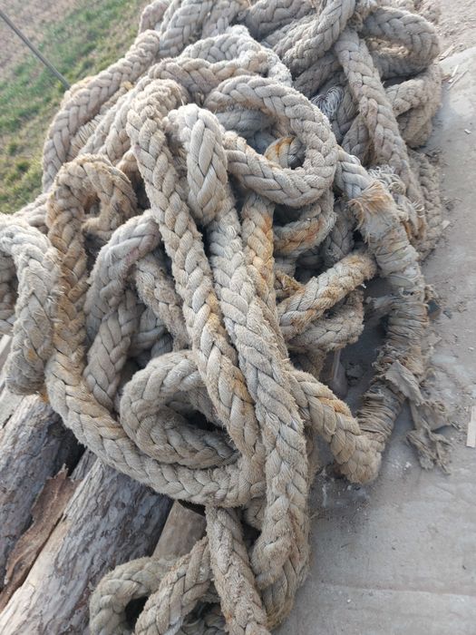Корабно въже с диаметър 27 см. 30 лв на метър