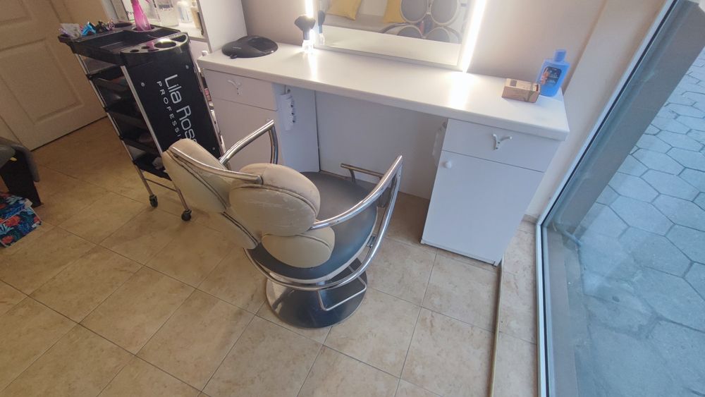 Фризьорски стол / хидравличен