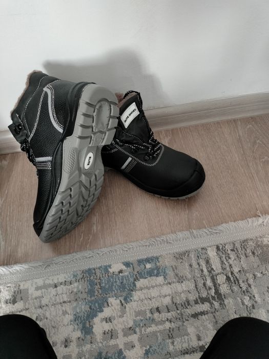 Спецботинка сатылады!!!