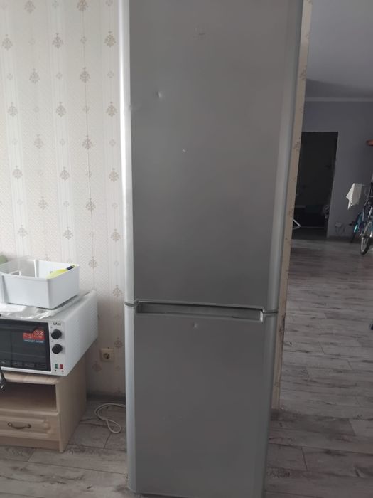 Продам холодильник