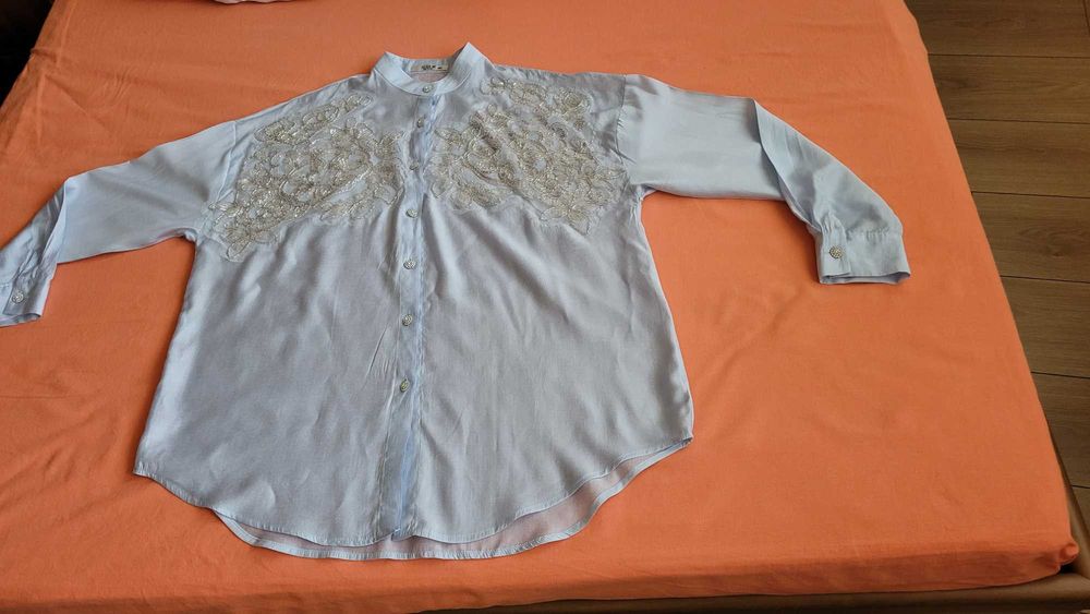 Продавам чисто нов марков комплект - риза и къси панталонки