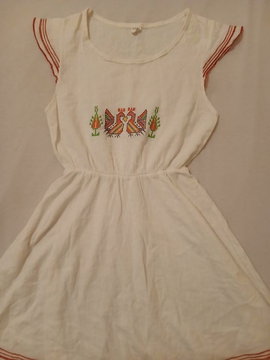 Детска рокля с народни мотиви