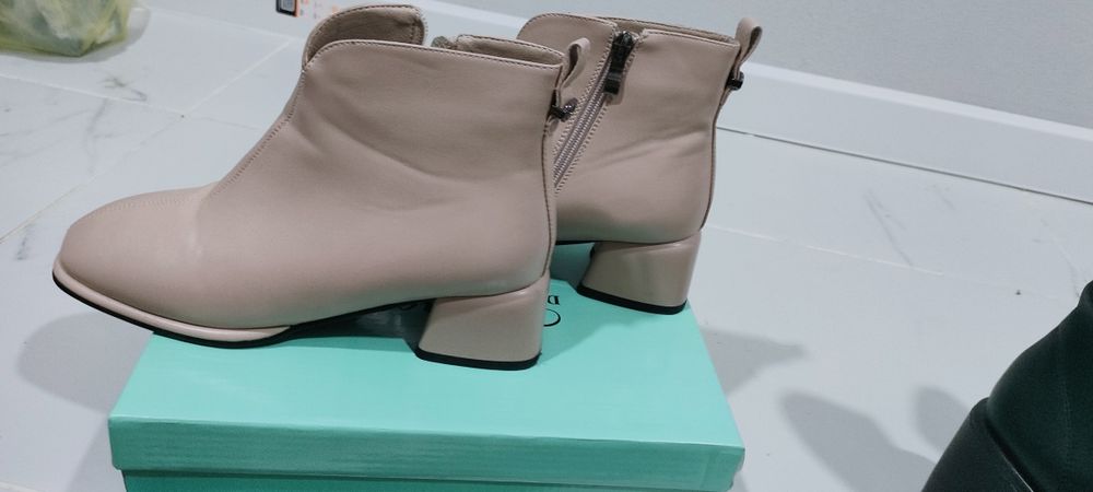 разные полусапожки по 15к