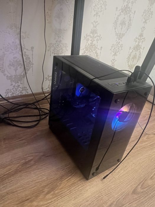 игровой компьютер вместе со всем