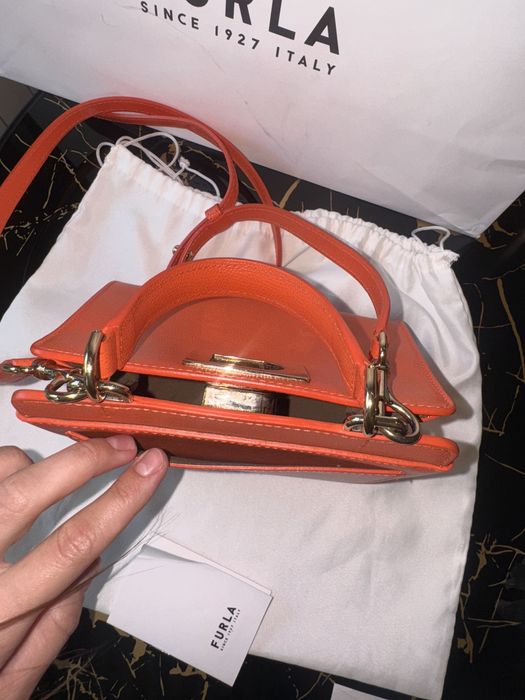 Оригинална оранжева чанта FURLA