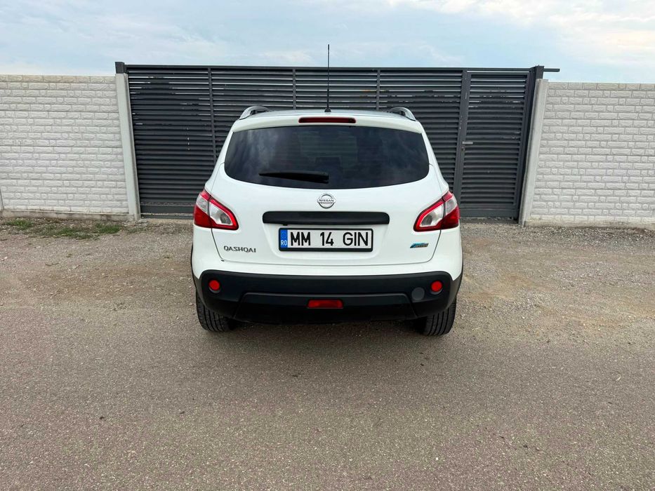 Nissan Qashqai an 2011 usor avariat