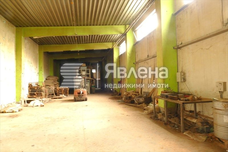 Продава се Магазин в с. Говежда, Област Монтана - 2674 кв.м за 138 €/кв.м - Снимка #8