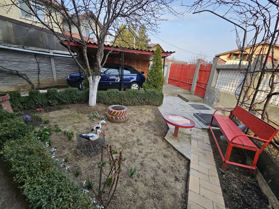 Vând casă în Strejnicu, central