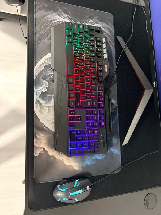 Настолен компютър Intel Core i5-8400 / 8GB RAM / Windows 10 Pro