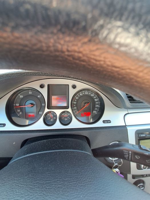 Vând volkswagen passat