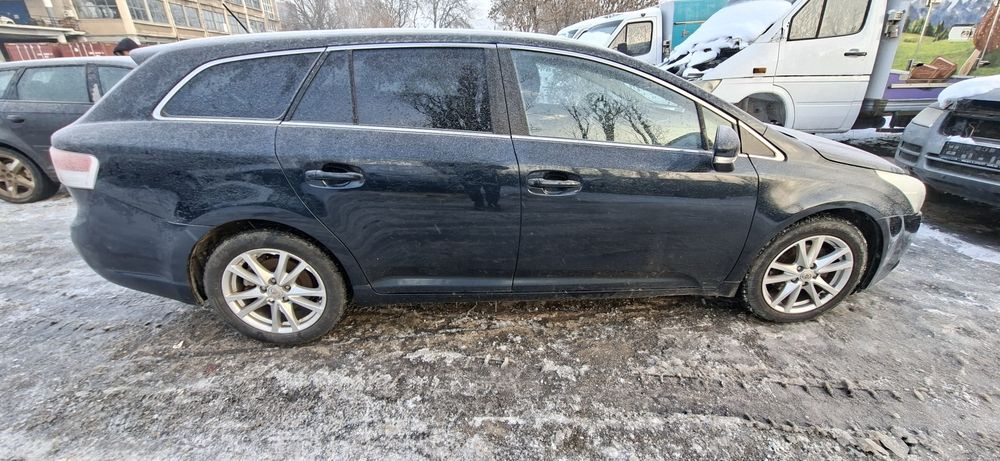 Dezmembrez Toyota Avensis Break 2.0 D 2011 1AD-FTV