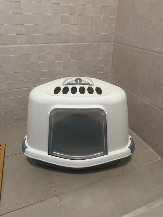 Litiera pisici pt colt