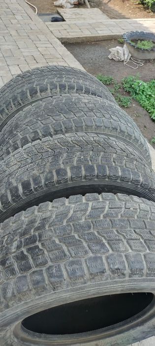 Зимняя резина, липучка.