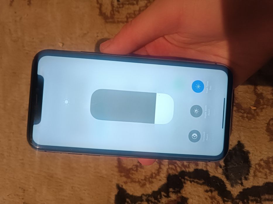 Айфон 11 еш жері ауыспаган