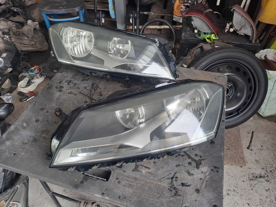 Far stanga dreapta Faruri Vw Passat Pasat B7 2010 - 2015 cod 3ac941006 3ac941005