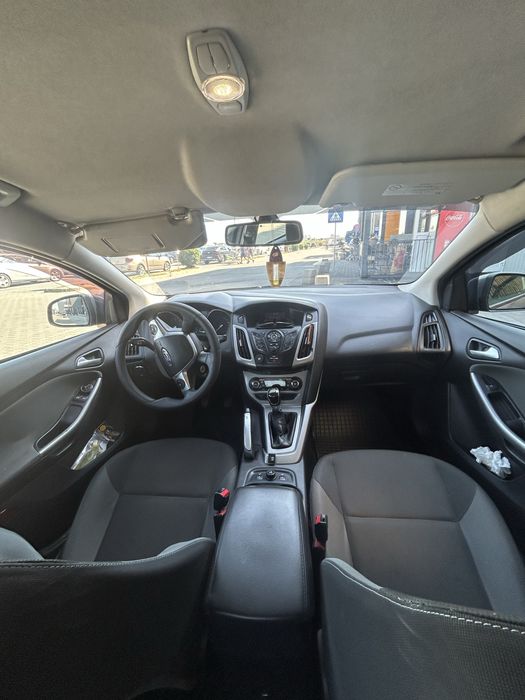 FORD Focus 2011 — imagine 5
