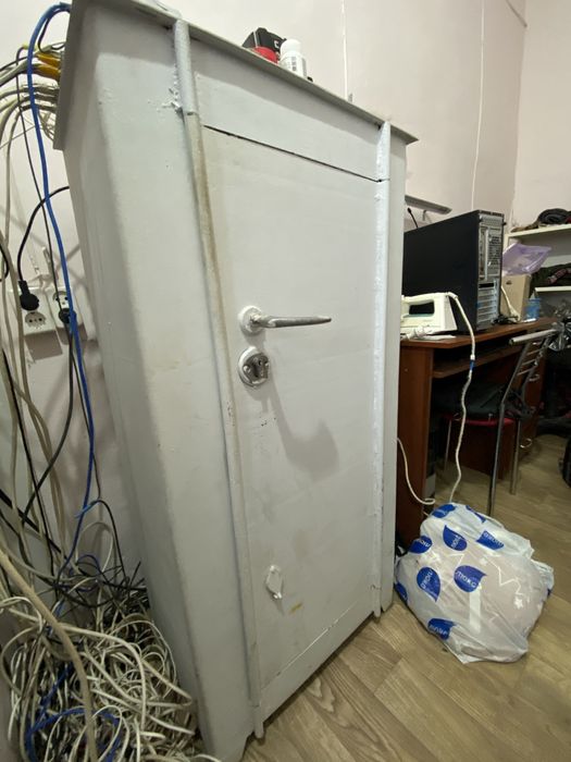 Продам сейф для документов