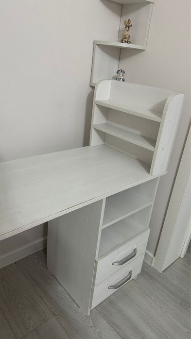 Письменый столик