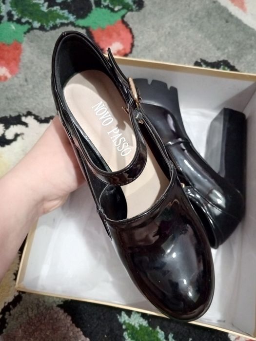 Продам туфли черные