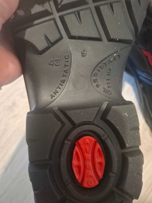 Защитни обувки на U power 43 номер