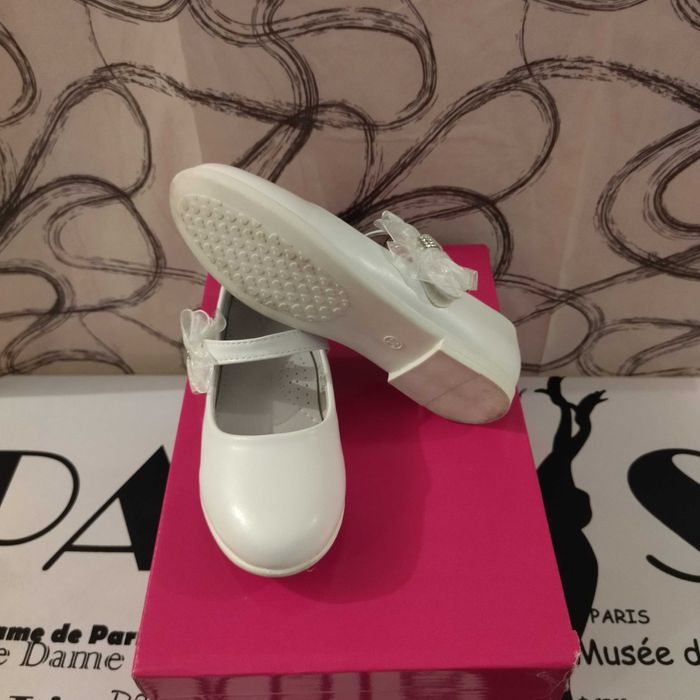 Бели обувки момиче  номер 30