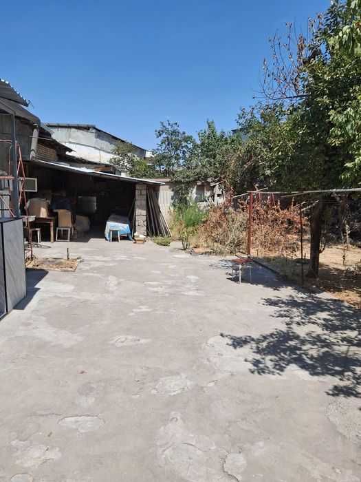 Продаётся угловой участок 3,7сотки недалеко от ул.Себзор.