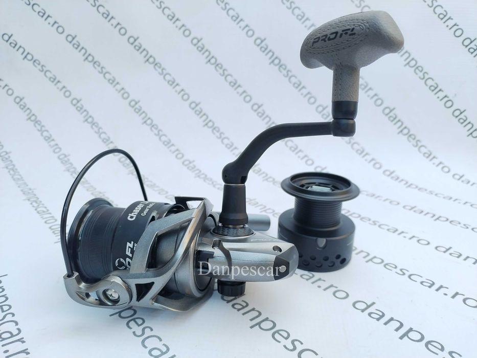 SET 4 Mulinete Feeder si Crap PRO FL CHASER LA5000 tambur Long Cast