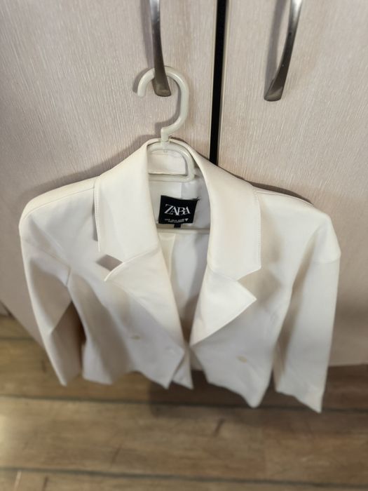 Дамско сако Zara .