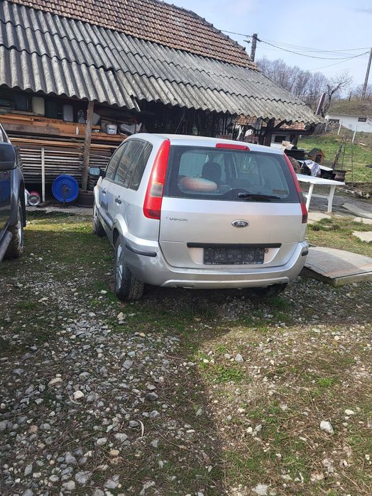 Vând Ford Fusion (RADIAT)